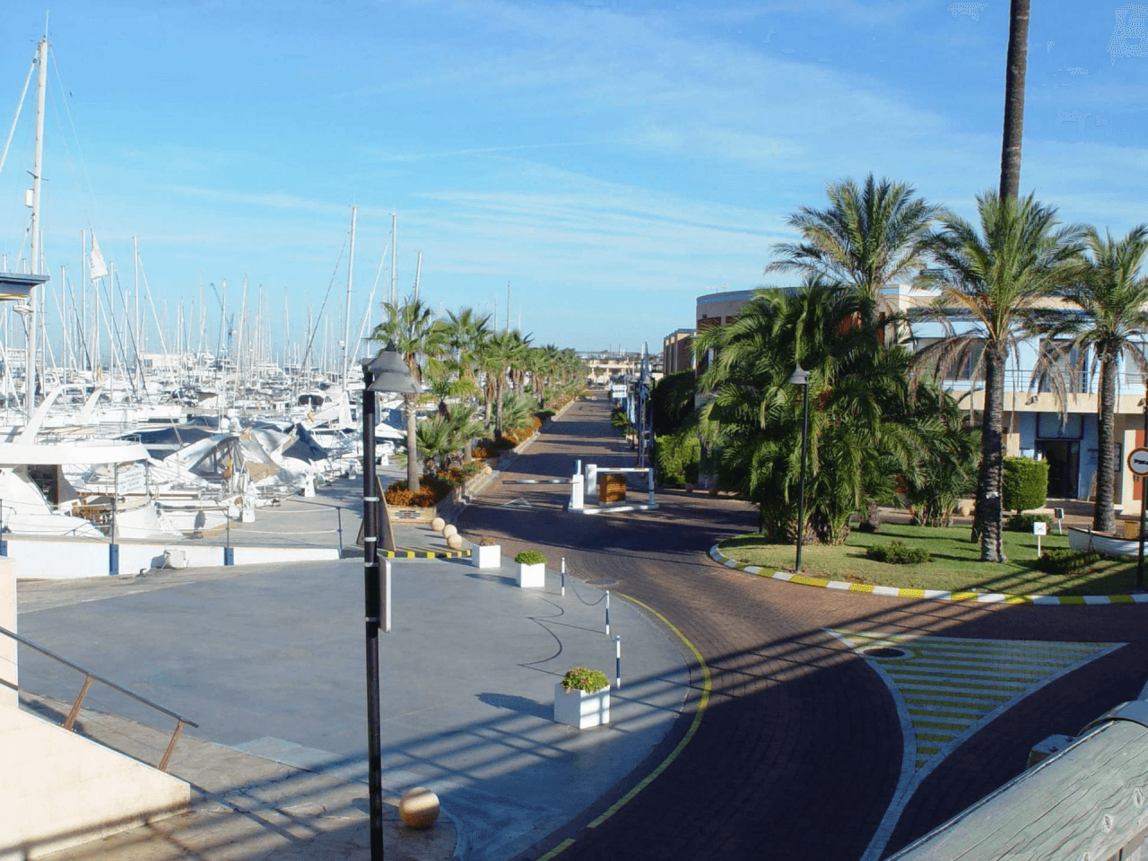 Beachfront villa/townhouse in Denia