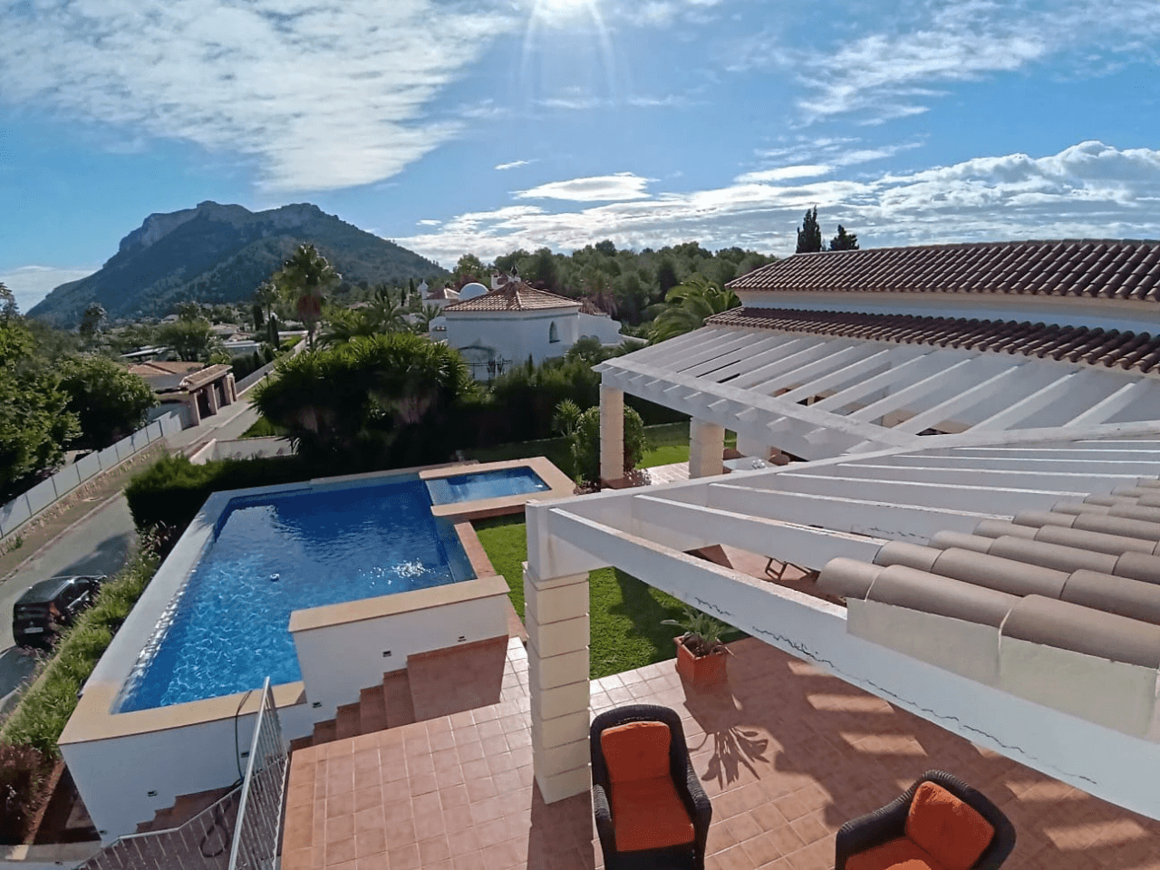 Preciosa villa en Denia con vistas al mar y montaña