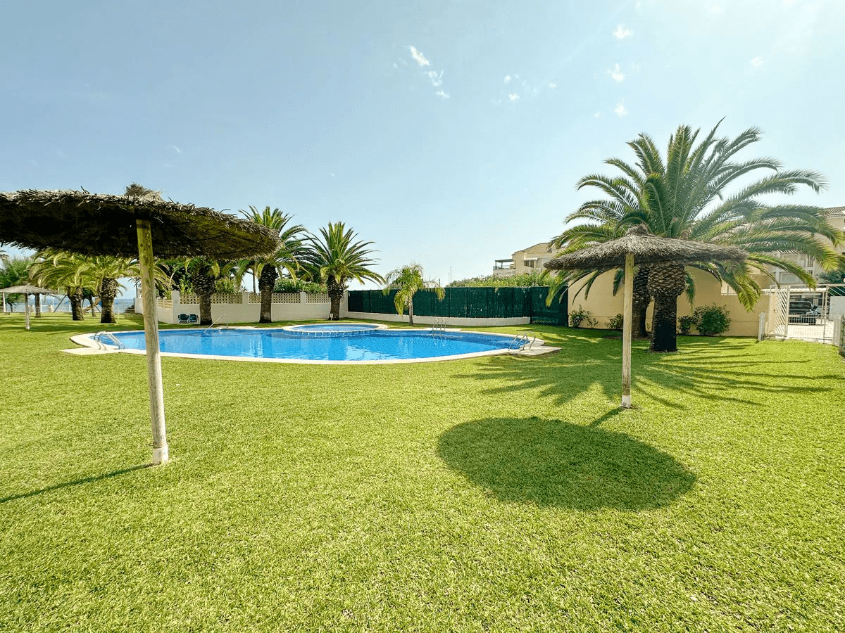 Apartamento en 1ª linea de playa - Denia
