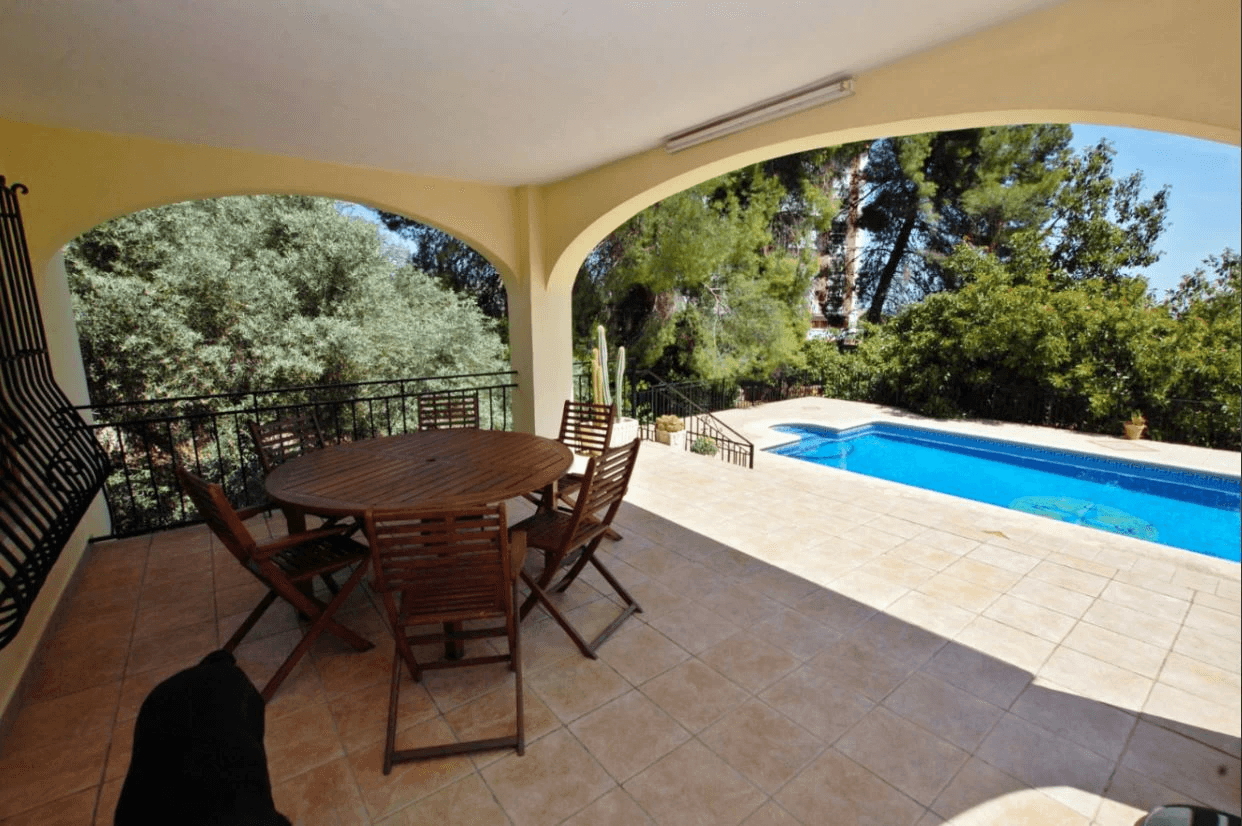 Villa con terreno en Pego