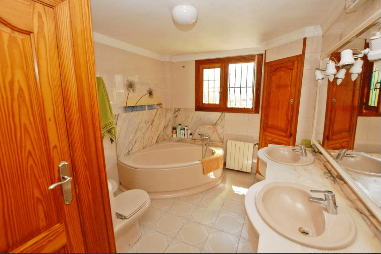 Villa con terreno en Pego