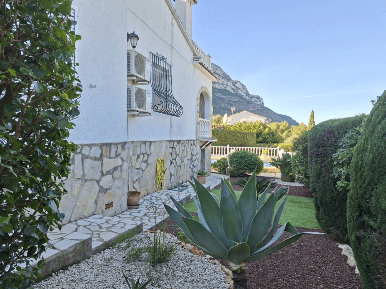 Chalet con vistas al mar y Montgó, Denia