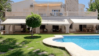 Chalet à Denia avec 5 chambres et jardin à vendre