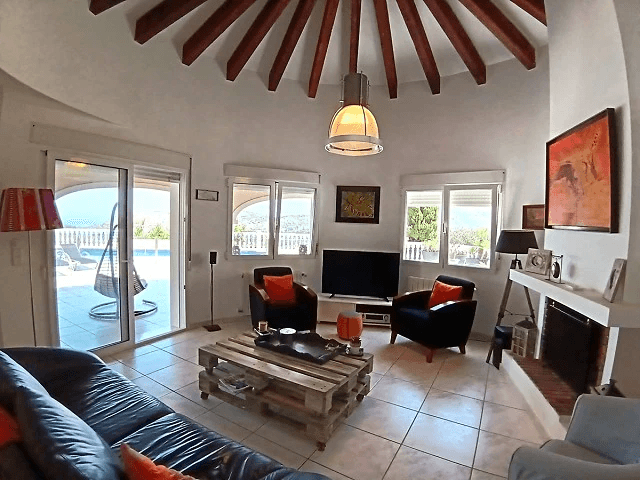 Extraordinaria Villa de 5 dormitorios en La Sella Golf, Denia