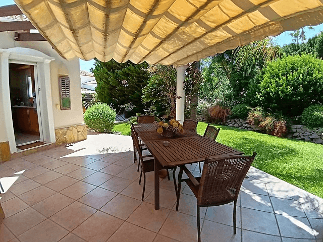 Extraordinaria Villa de 5 dormitorios en La Sella Golf, Denia