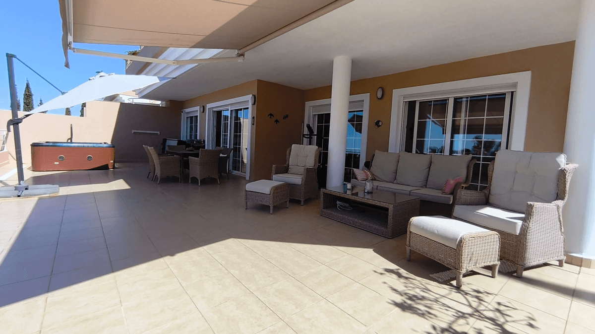 Apartamento con vistas al mar en la Sella (Denia)