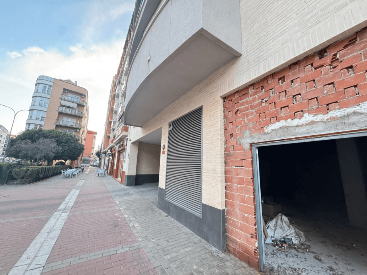 Local comercial en bruto en Denia en avd marquesat