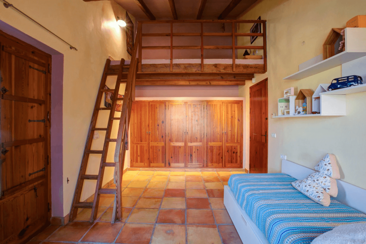 Finca de estilo rústico con imponentes vistas al mar a la venta en Moraira