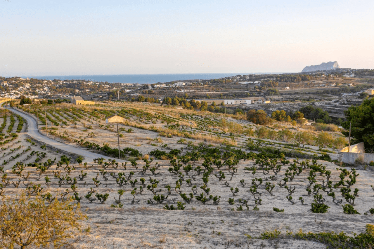 Finca de estilo rústico con imponentes vistas al mar a la venta en Moraira