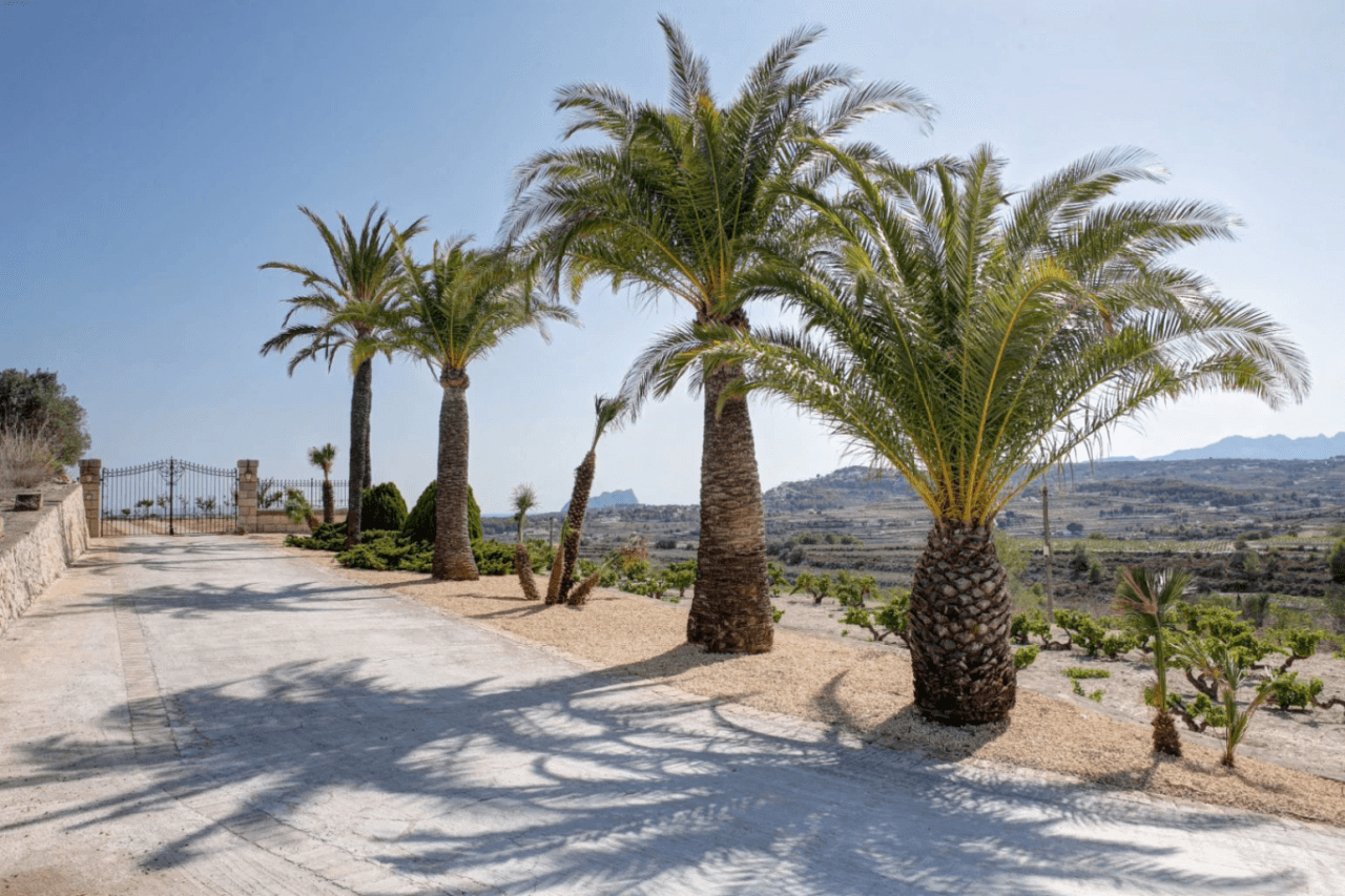 Finca de estilo rústico con imponentes vistas al mar a la venta en Moraira