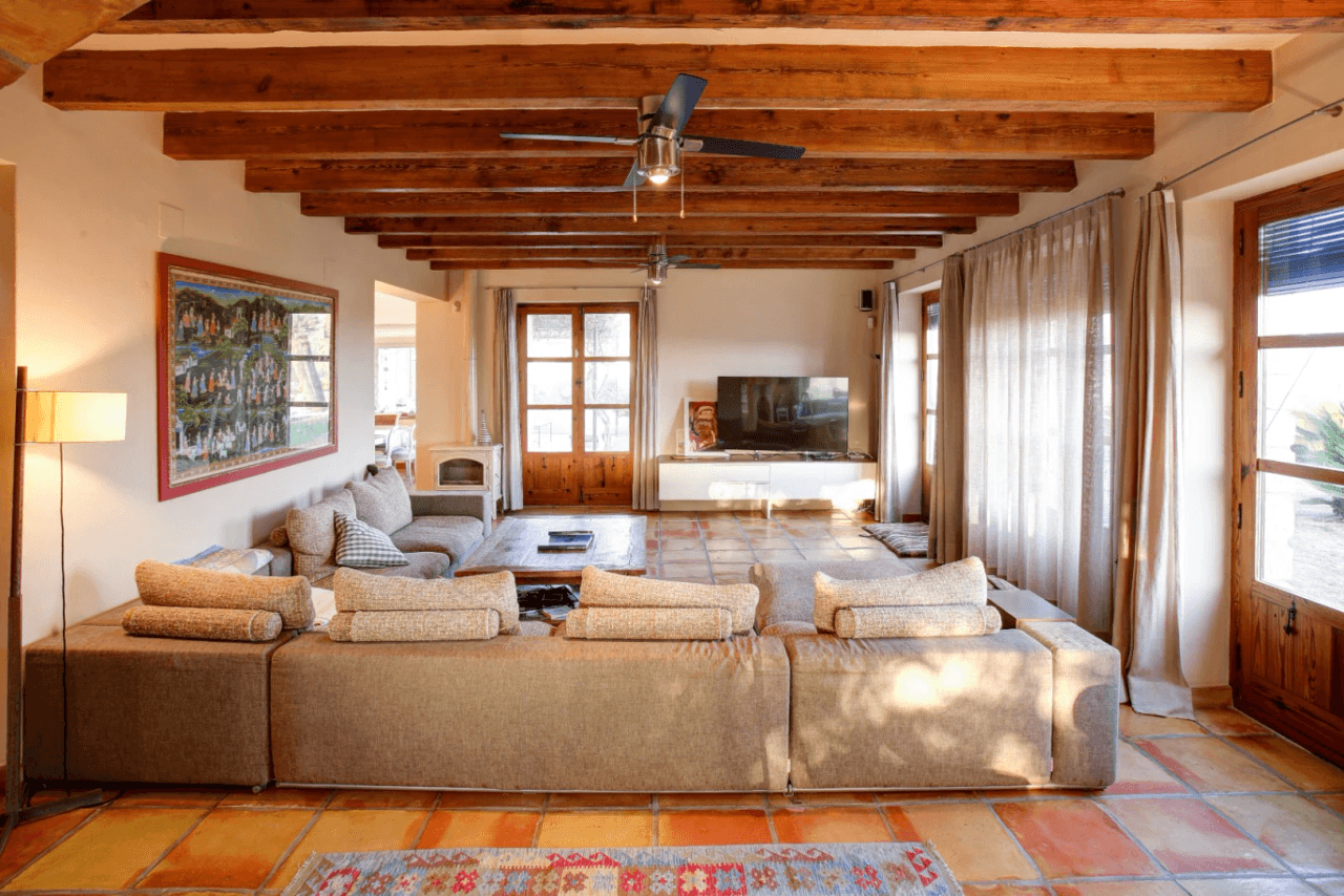 Finca de estilo rústico con imponentes vistas al mar a la venta en Moraira