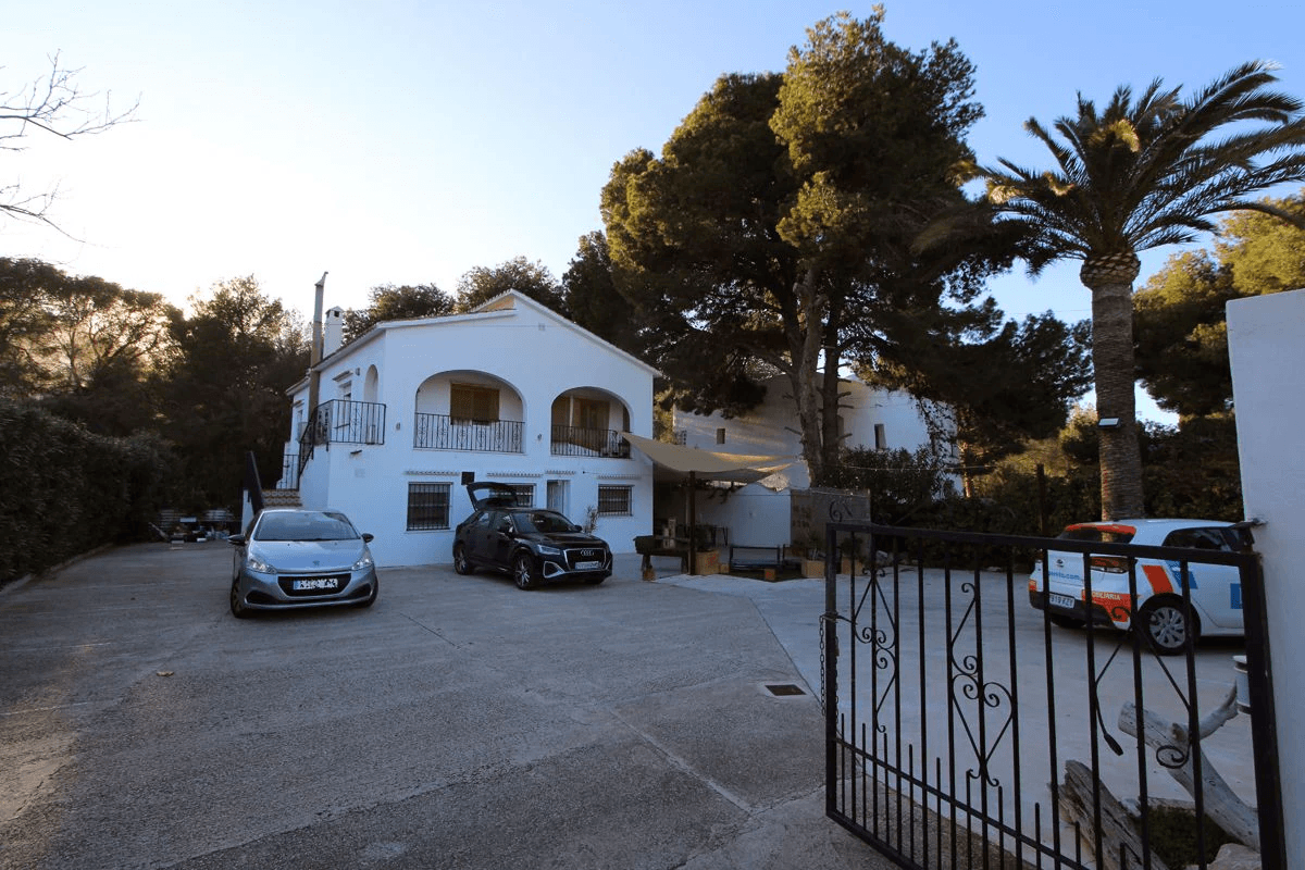 CHALET AVEC 2 LOGEMENTS INDÉPENDANTS À LAS ROTAS, DÉNIA