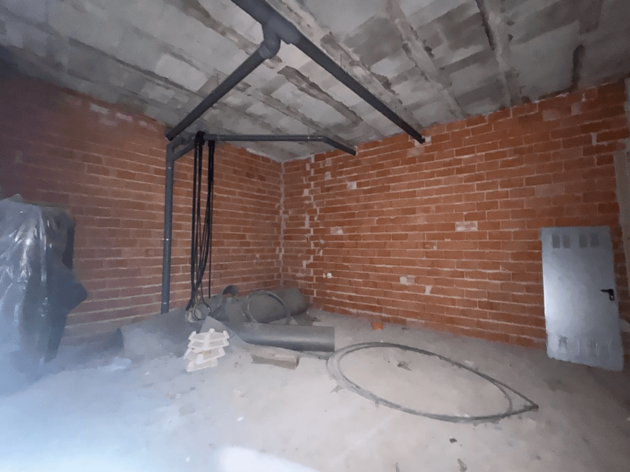 Local comercial en bruto en Denia en avd marquesat