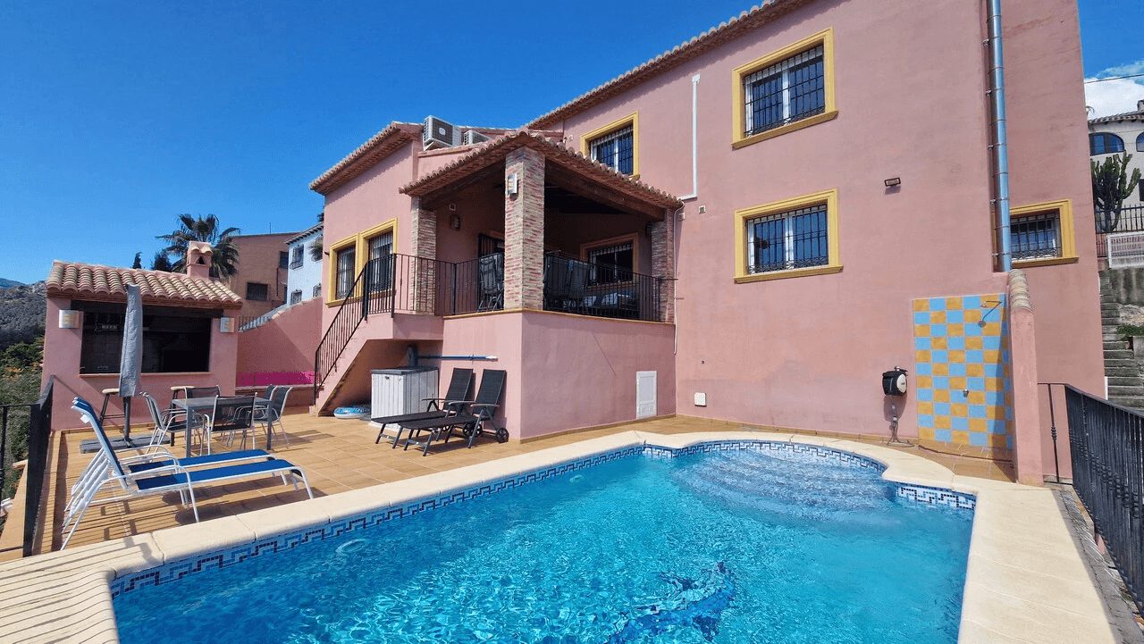 Villa for sale in Orba