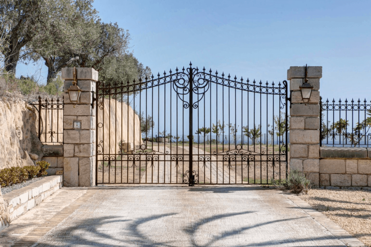 Finca de estilo rústico con imponentes vistas al mar a la venta en Moraira