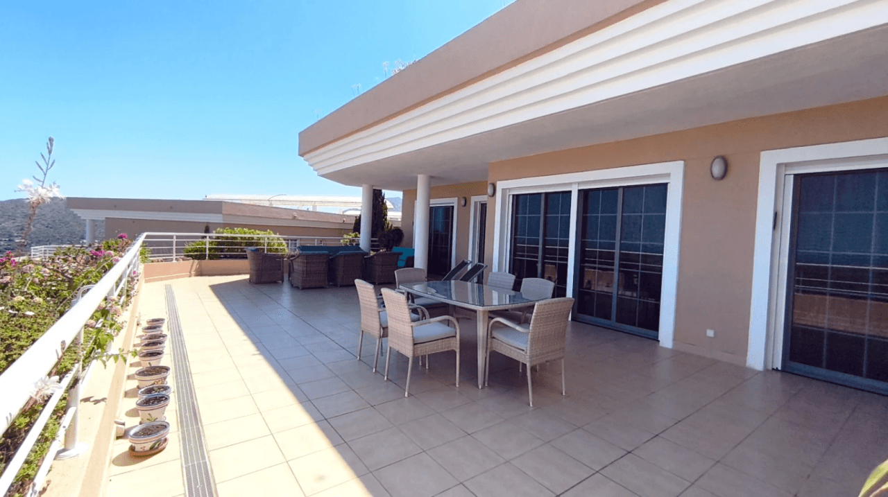 Apartamento y despacho en la Sella (Denia)