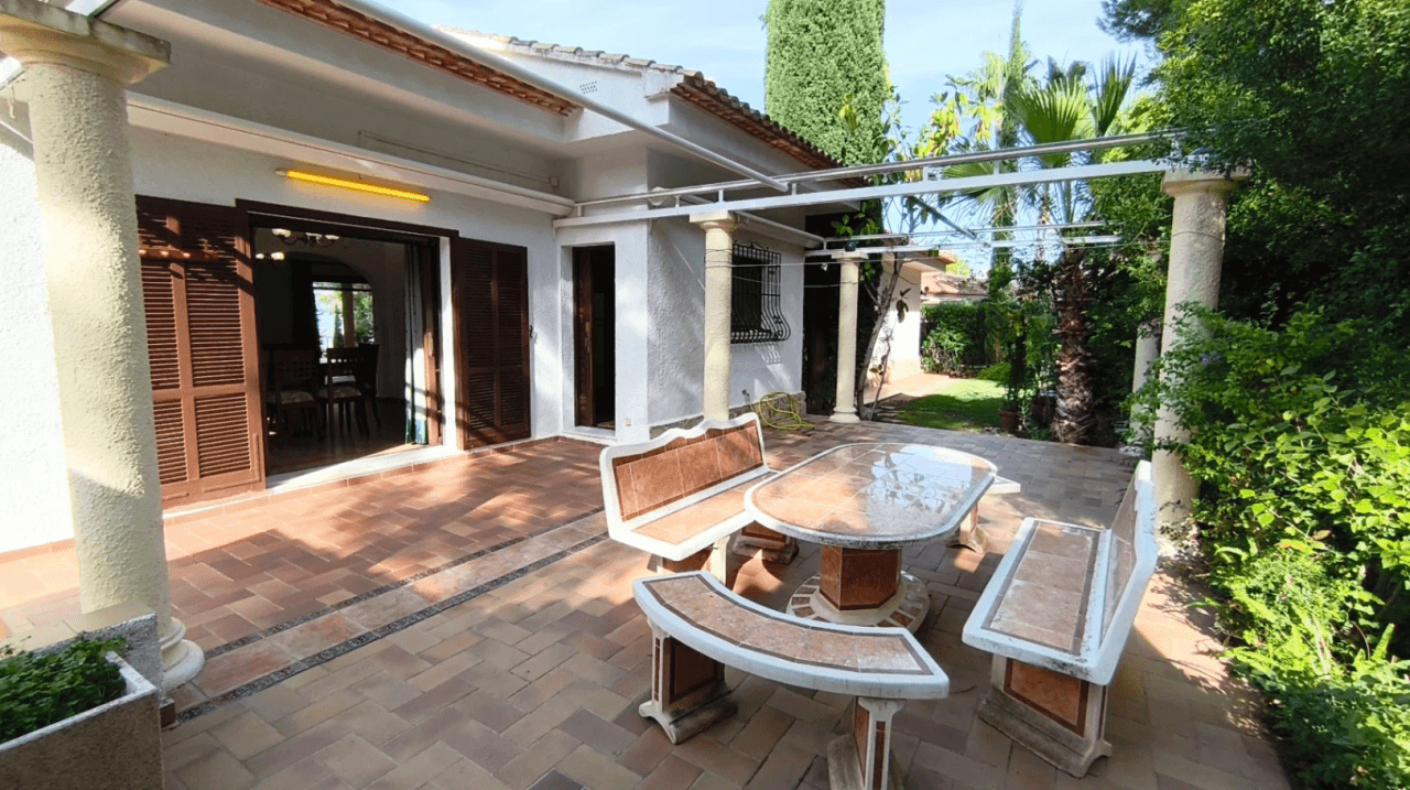 Villa con estudio en La Sella