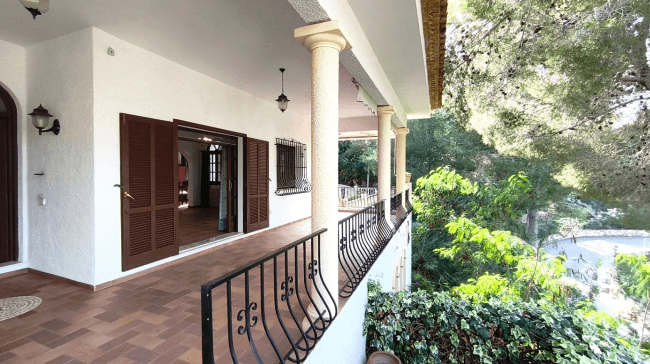 Villa con estudio en La Sella