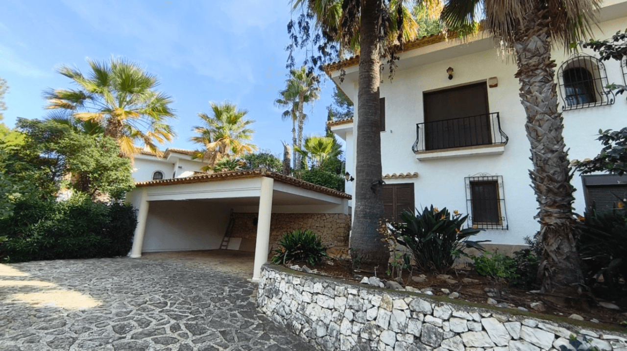 Villa con estudio en La Sella