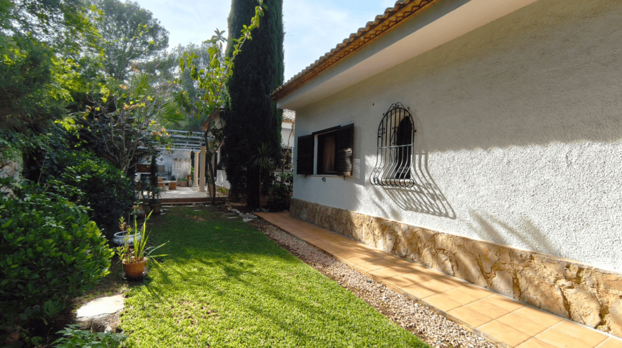Villa con estudio en La Sella