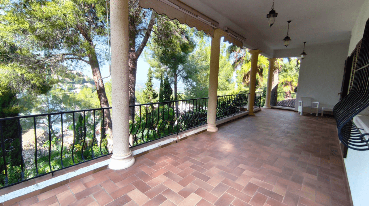 Villa con estudio en La Sella