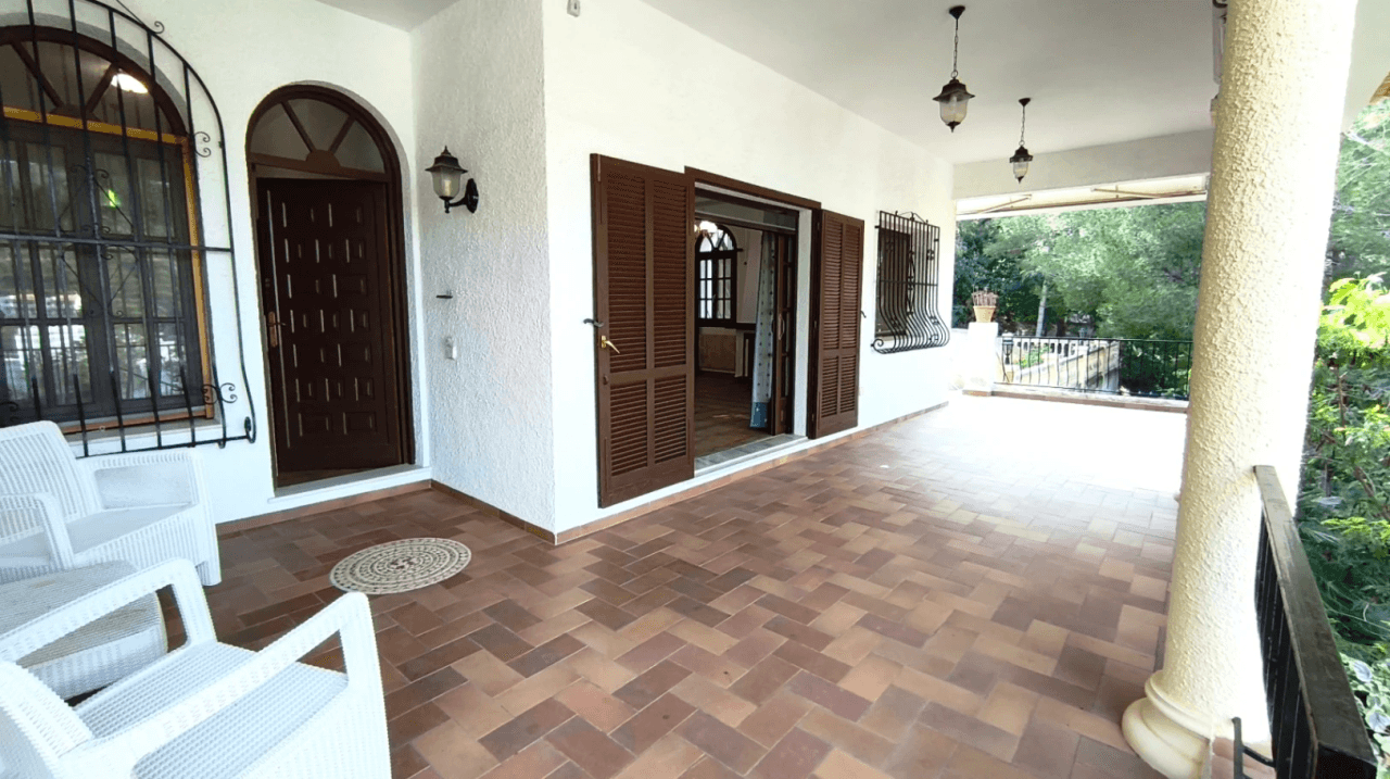 Villa con estudio en La Sella
