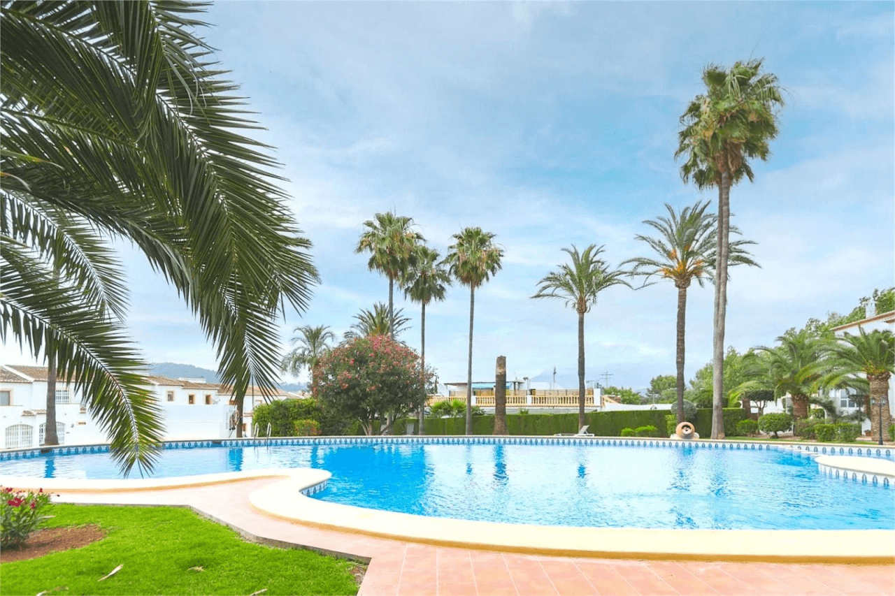 Adosado con piscina comunitaria en Pedreguer