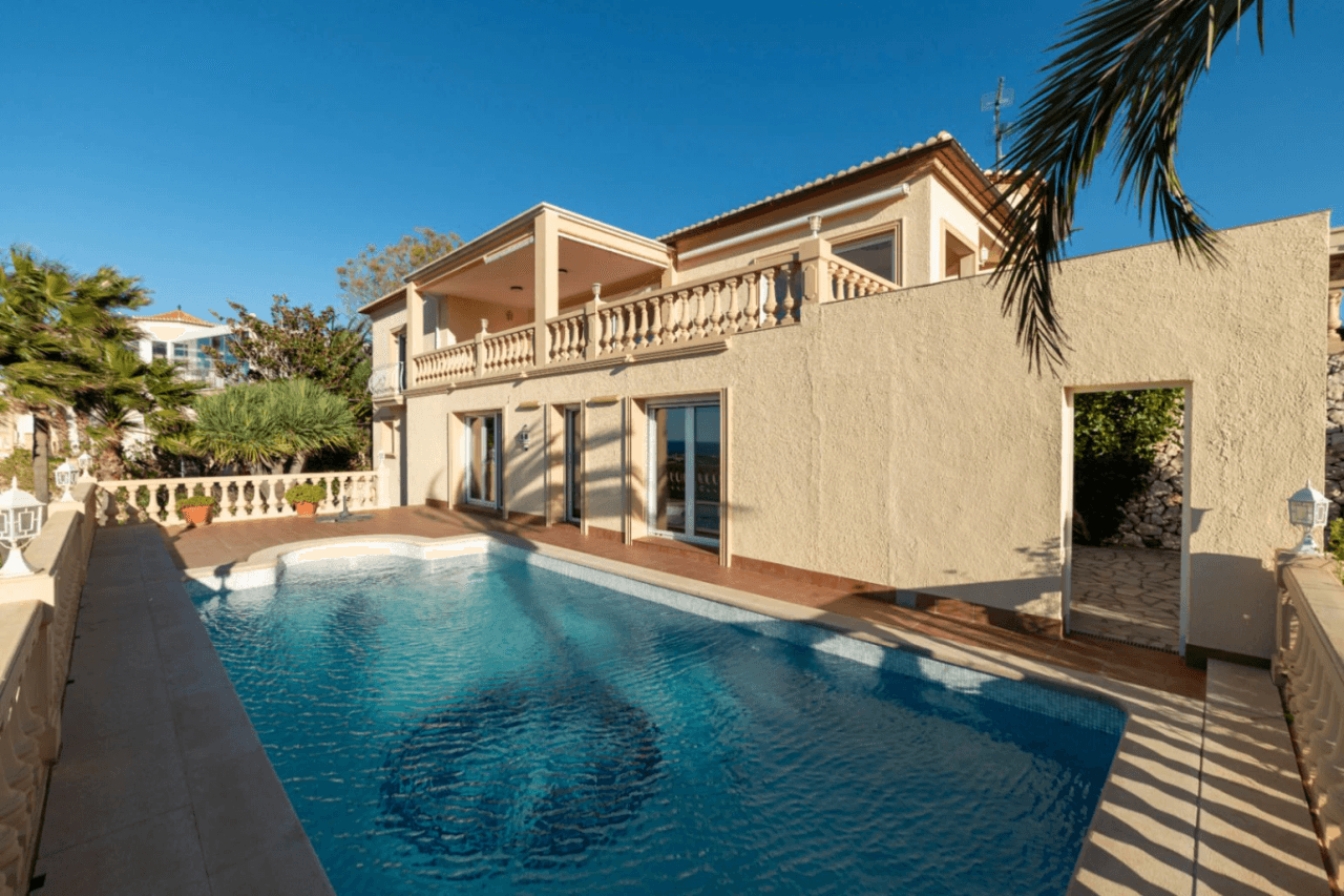 Villa de lujo con vista al mar en Denia
