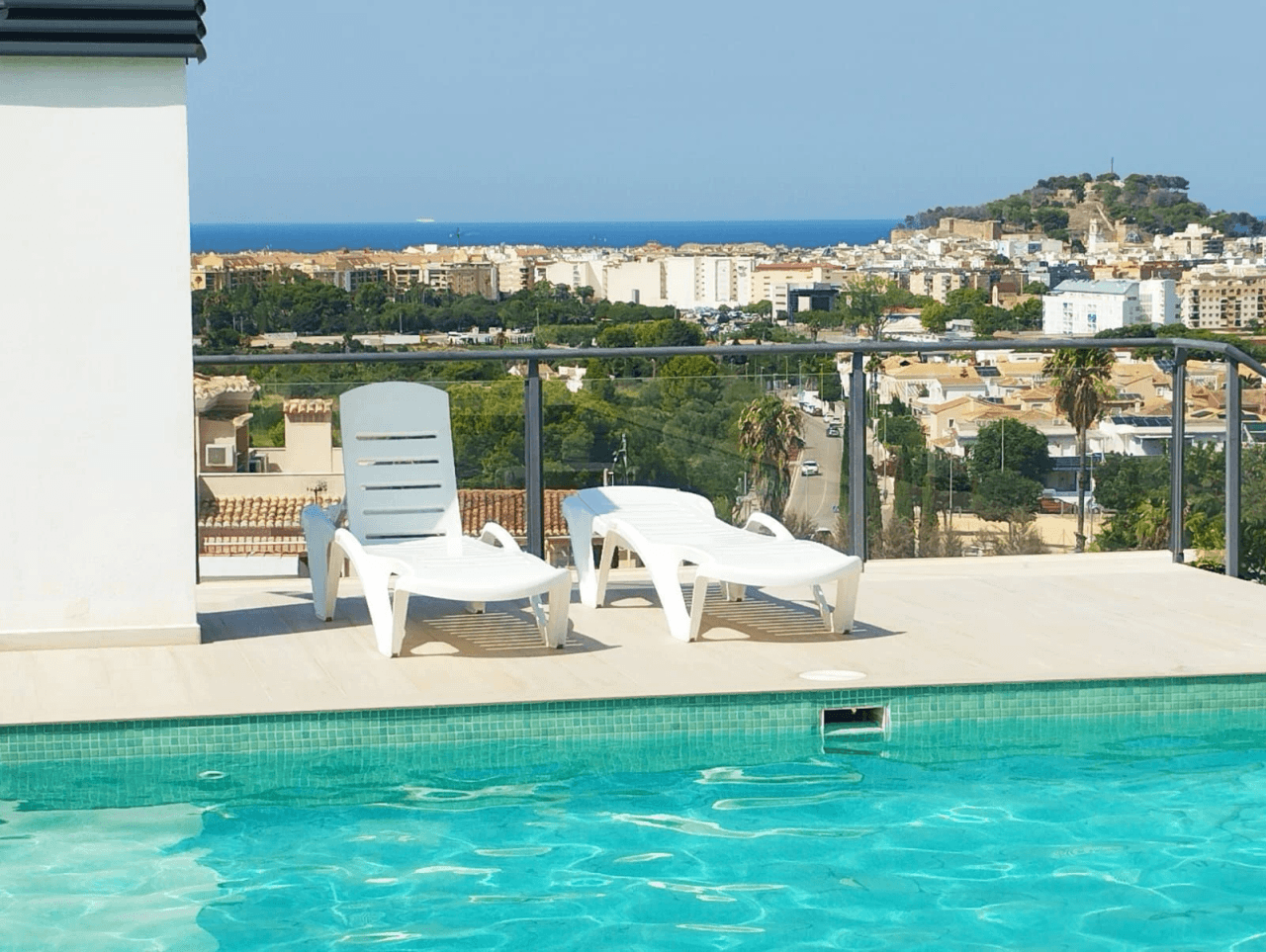 Apartamento con piscina cerca del centro de Denia