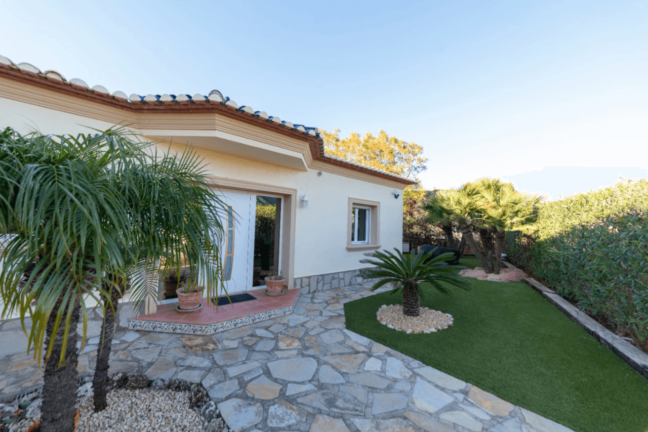 Villa de lujo con vista al mar en Denia