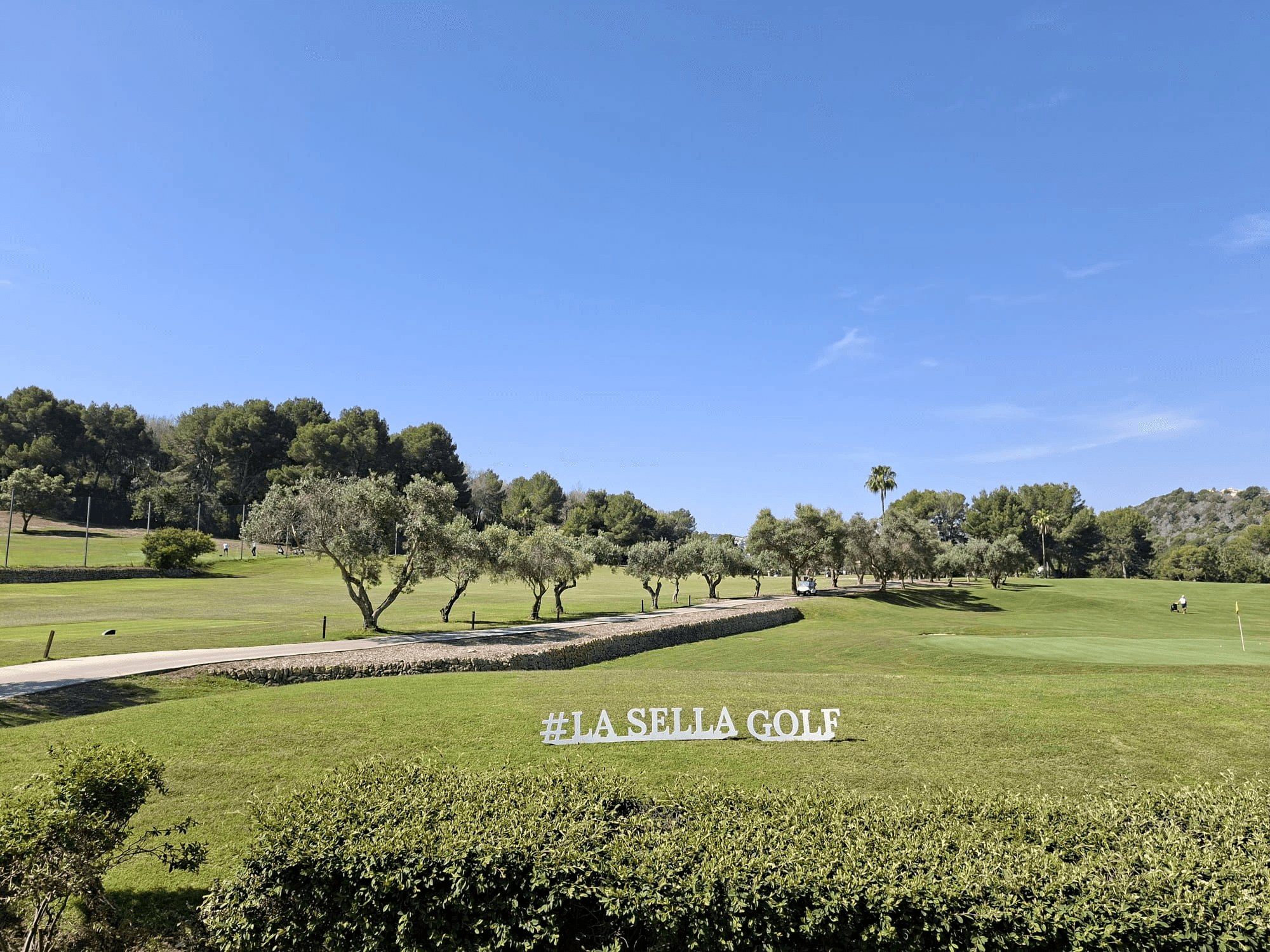 Eine Immobilie kaufen in La Sella Golf: Lebensqualität, Golf und Rendite an der Costa Blanca