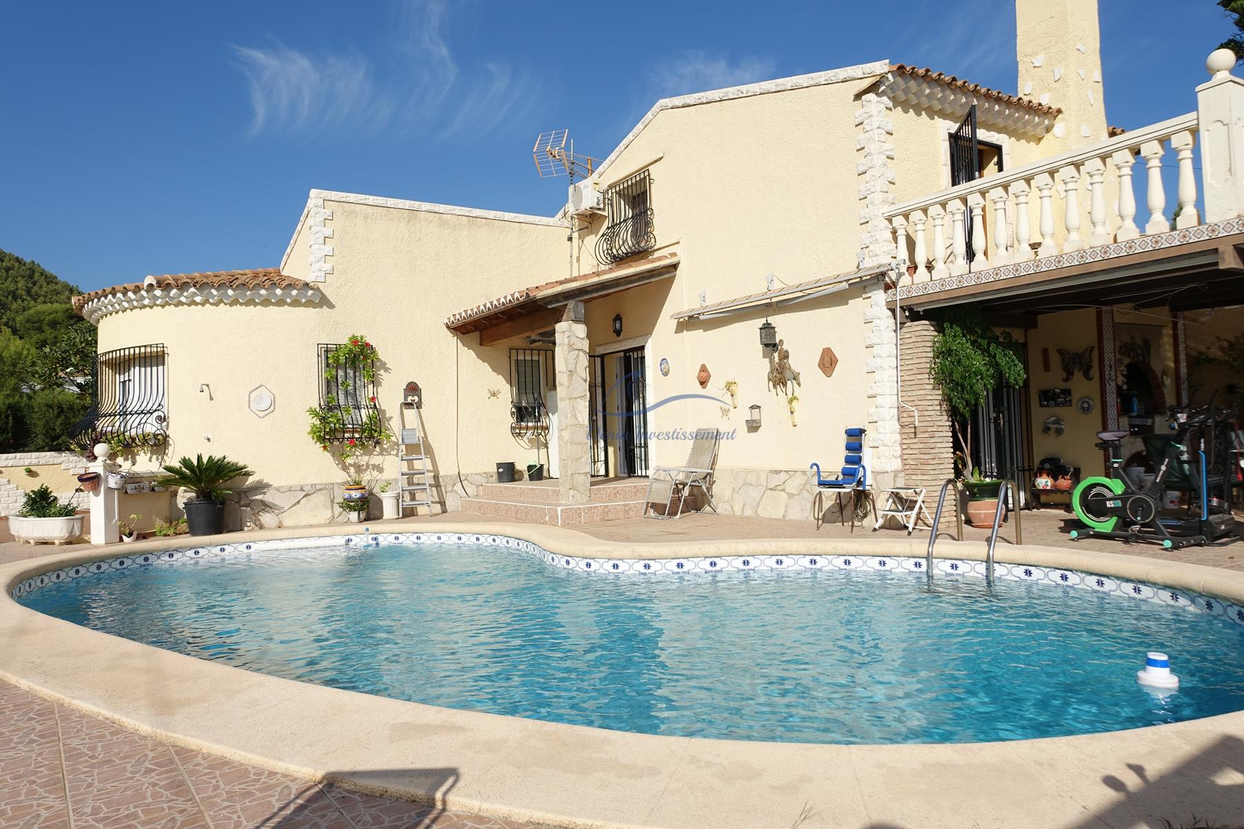 Villa à Denia avec piscine et superbes vues panoramiques sur la mer et la montagne