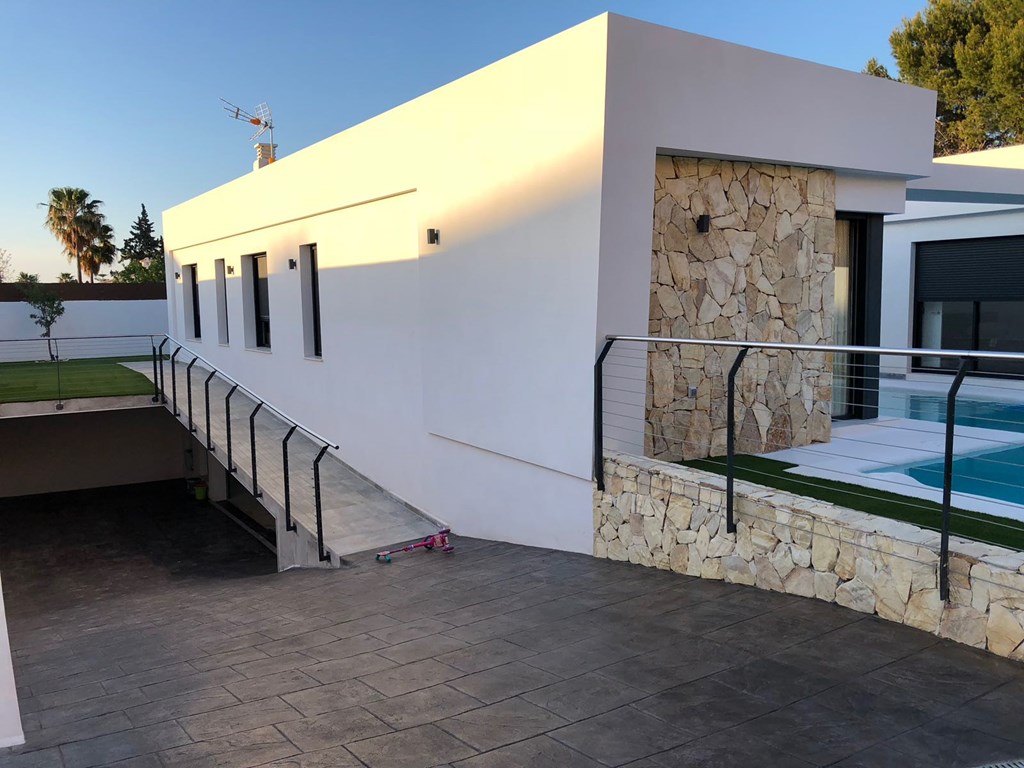 Villa with private pool in a flat area in Denia